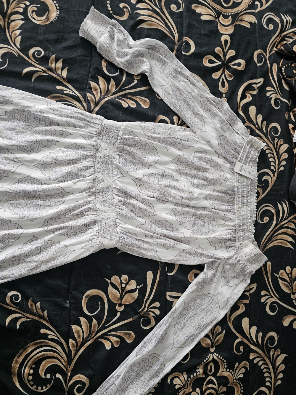 Off-Shoulder White and Light Gray Printed Women's Dress Size Xs - Picture 7 of 8